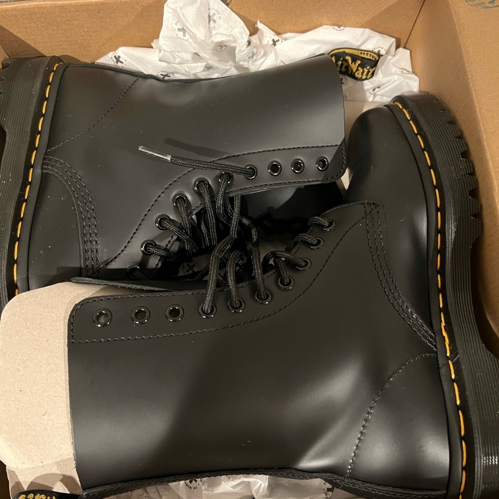 Dr martens, worn once for 2 hours